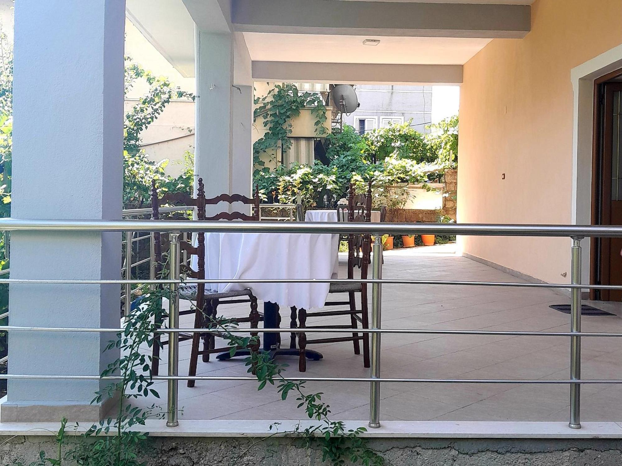 Appartamento George 1 Gjirokastër Esterno foto