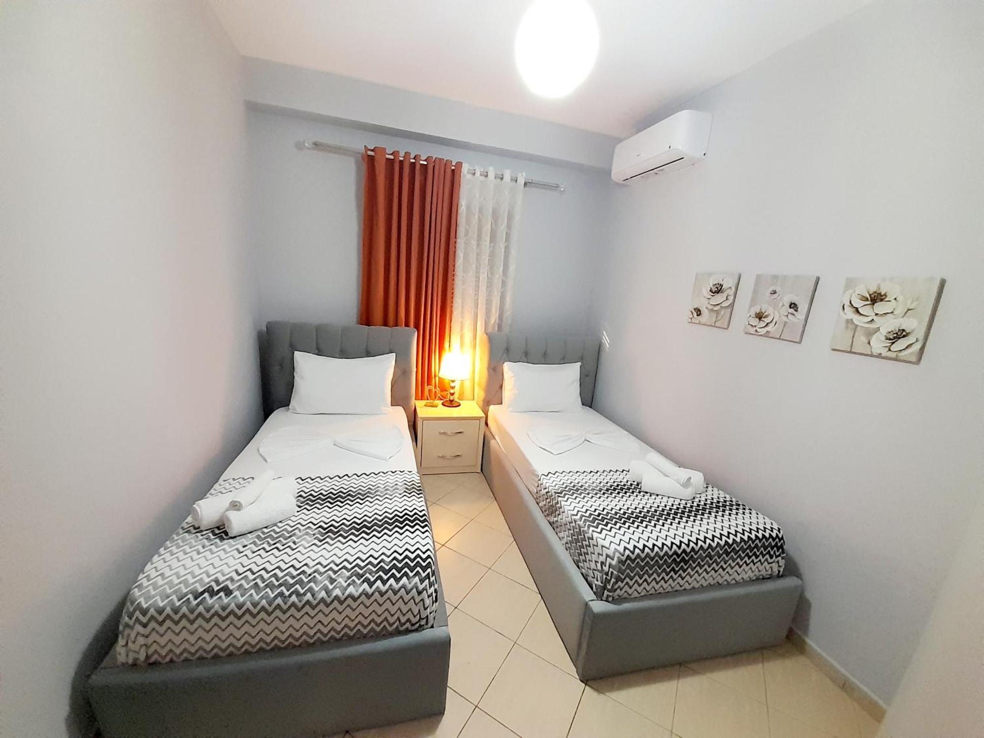 Appartamento George 1 Gjirokastër Esterno foto